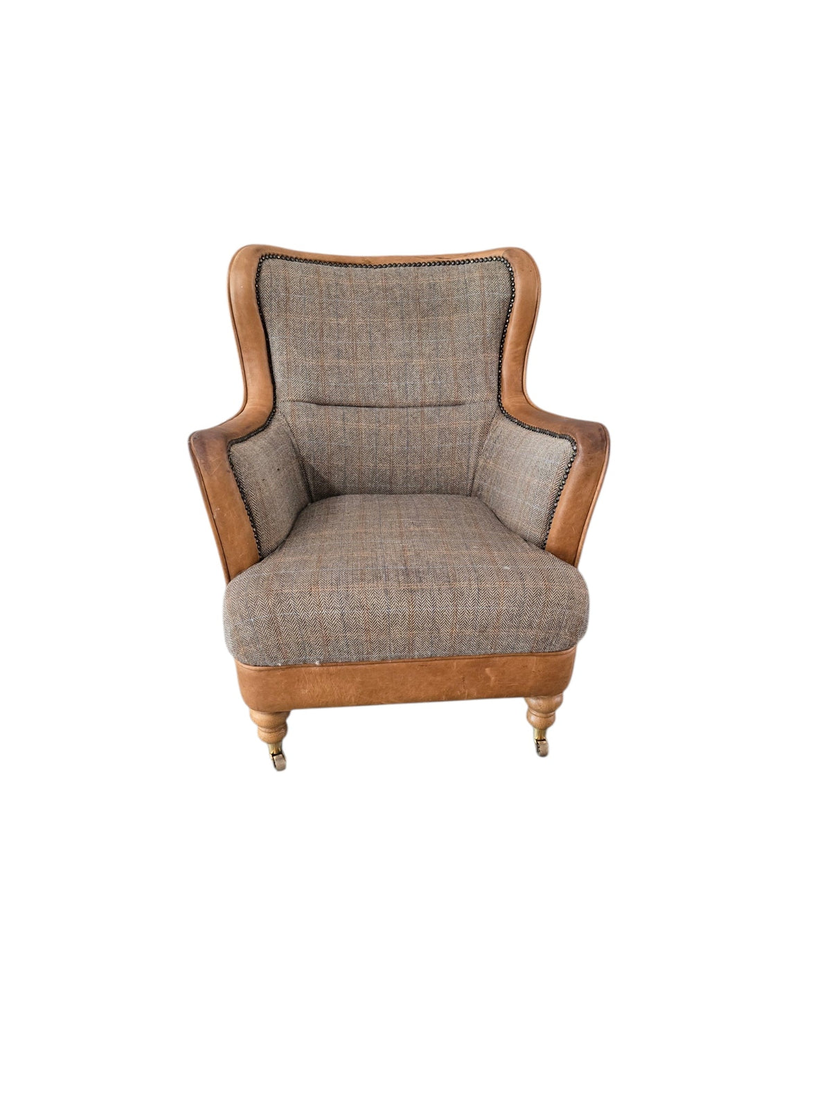 Chesterfield Ellis Snug Harris Tweed & Leather Armchair – Bracken Herringbone - Opulent Seating