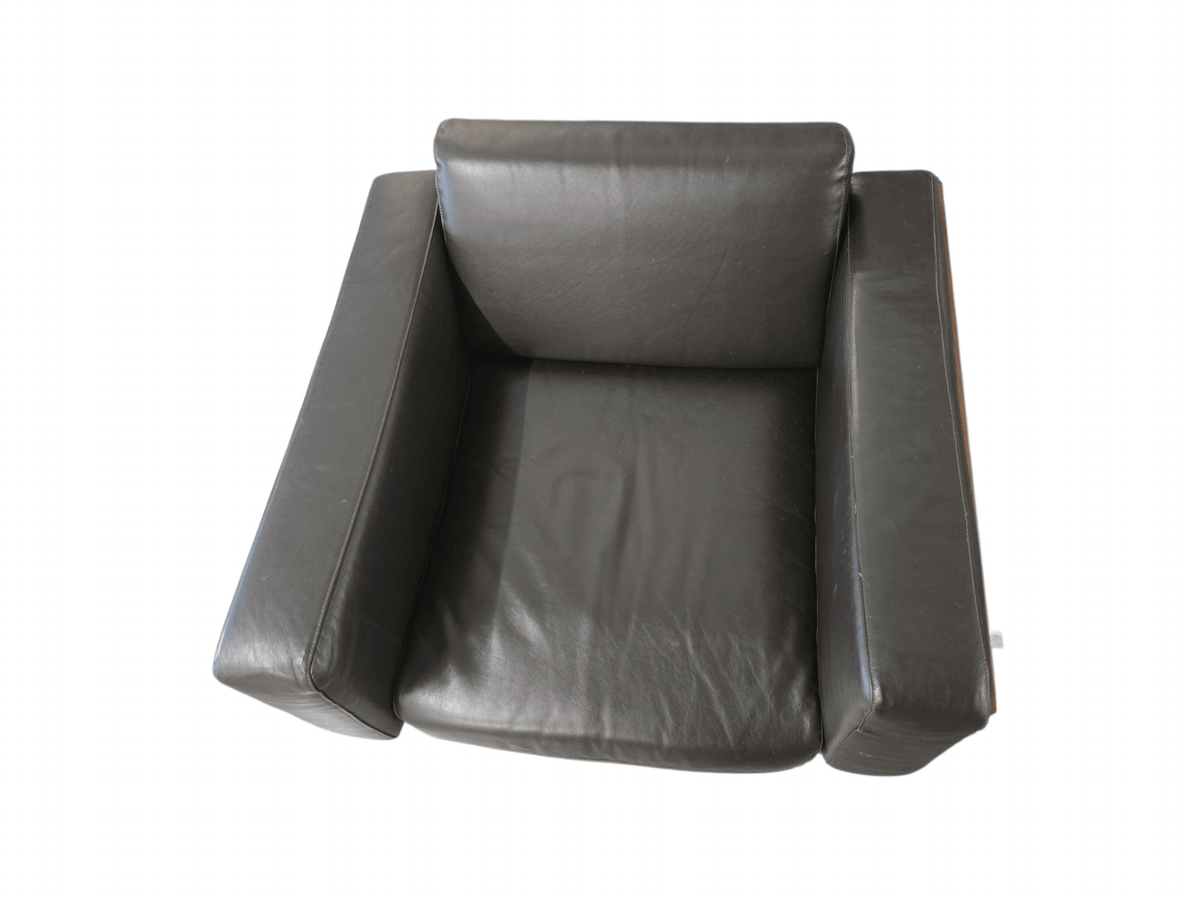 Robin Day for Habitat ‘Forum’ Black Leather Two-Seater Sofa & Matching Armchair Set - Opulent Seating